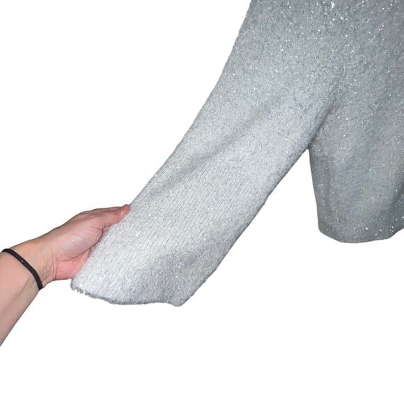 NWT DKNY Gray & Black Fuzzy Sweater – Size XL - Picture 3 of 6